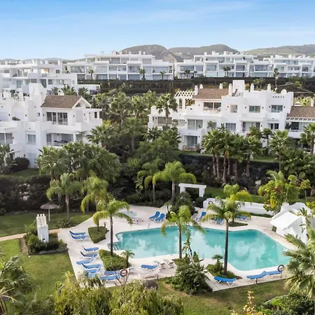 Vivi Homes - Casa Sereno - Lagoon - Pool - Garden - View Marbella