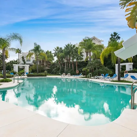 Vivi Homes - Casa Sereno - Lagoon - Pool - Garden - View Marbella